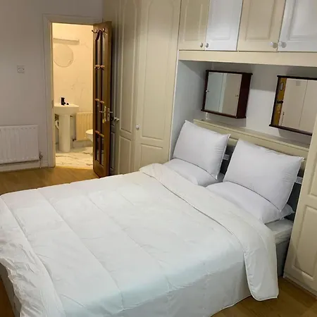 4 Bed House With 2 Ensuite 1 Shared Bath Queen Bed 3 Bunk Bed Ferienhaus *