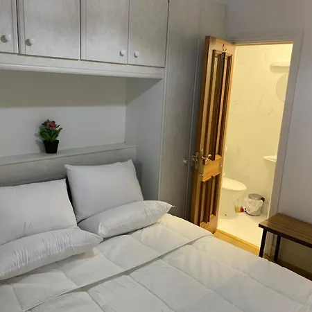 Prázdninový dům 4 Bed House With 2 Ensuite 1 Shared Bath Queen Bed 3 Bunk Bed *