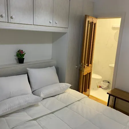 4 Bed House With 2 Ensuite 1 Shared Bath Queen Bed 3 Bunk Bed Ferienhaus