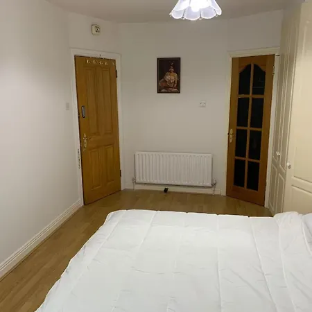 Prázdninový dům 4 Bed House With 2 Ensuite 1 Shared Bath Queen Bed 3 Bunk Bed *